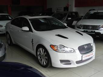 2011 Jaguar XF Pictures