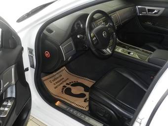 2011 Jaguar XF Images