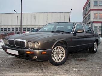 2000 Jaguar XJ Pictures