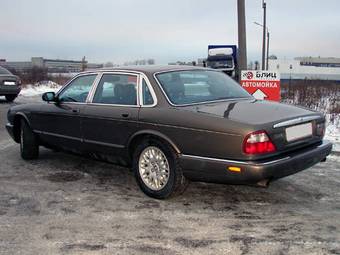 2000 Jaguar XJ Photos