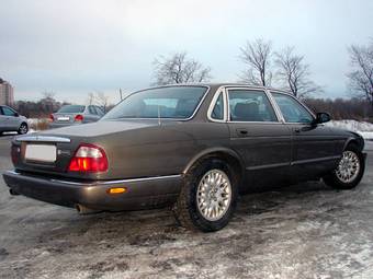 2000 Jaguar XJ Photos