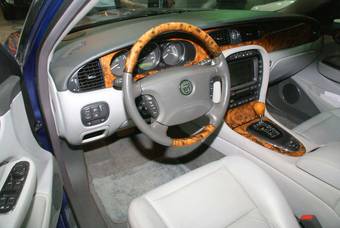 2004 Jaguar XJ Pictures