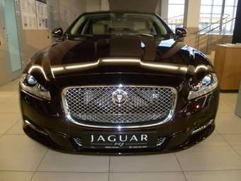2011 Jaguar XJ Photos