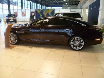 2011 Jaguar XJ Pictures