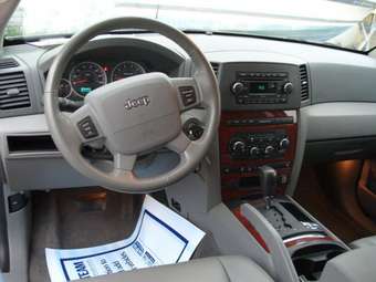 2004 Jeep Grand Cherokee Photos