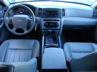 2005 Jeep Grand Cherokee Wallpapers