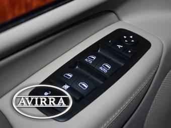 2012 Jeep Grand Cherokee Pictures