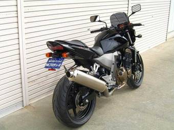 2004 Kawasaki ZR-7 Photos