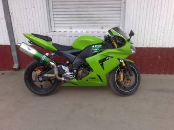 2004 Kawasaki ZX-10 Pictures