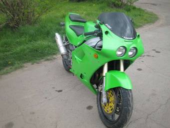 1993 Kawasaki ZXR Pictures