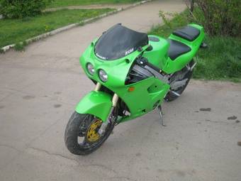 1993 Kawasaki ZXR Pictures