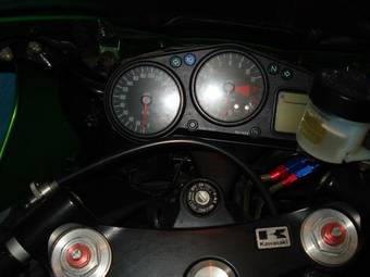 2001 Kawasaki ZXR Photos