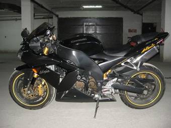 2004 Kawasaki ZXR Pictures