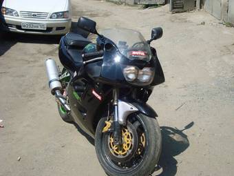 1997 Kawasaki ZXR400 Pictures