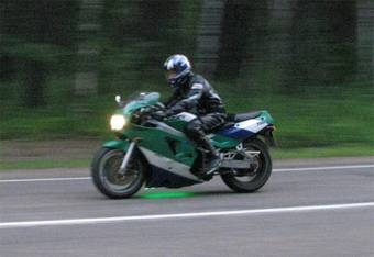 1995 Kawasaki ZXR750 Pictures