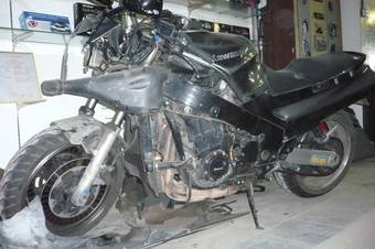 1995 Kawasaki ZZ-R Pictures
