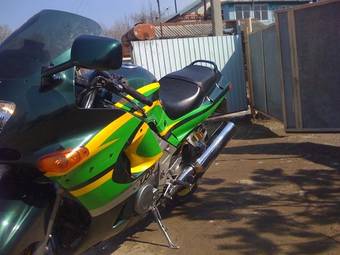 1997 Kawasaki ZZ-R Pics