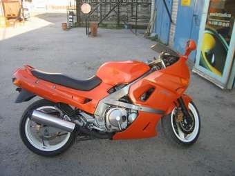 1992 Kawasaki ZZ-R400 Photos