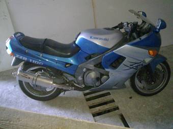 1993 Kawasaki ZZ-R400 Pictures