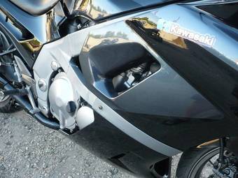 1994 Kawasaki ZZ-R400 Pictures