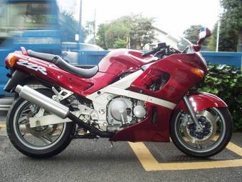1995 Kawasaki ZZ-R400 Images