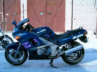 1995 Kawasaki ZZ-R400 Pictures