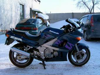 1995 Kawasaki ZZ-R400 Photos