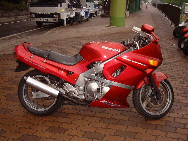 1995 Kawasaki ZZ-R400