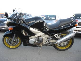 1995 Kawasaki ZZ-R400 Photos