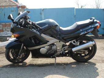 1996 Kawasaki ZZ-R400 Photos