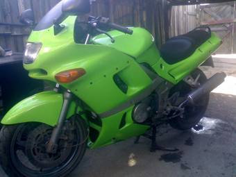 1996 Kawasaki ZZ-R400 Pictures