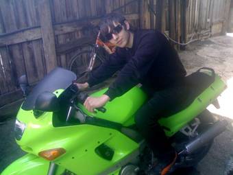 1996 Kawasaki ZZ-R400 Photos
