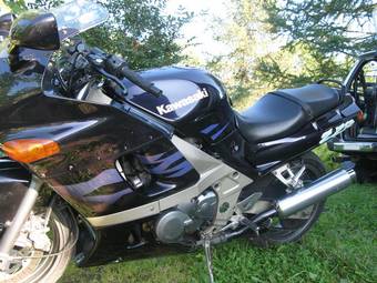 1996 Kawasaki ZZ-R400 Pictures