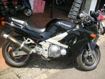 1996 Kawasaki ZZ-R400 Pictures