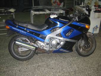 1997 Kawasaki ZZ-R400 Pictures