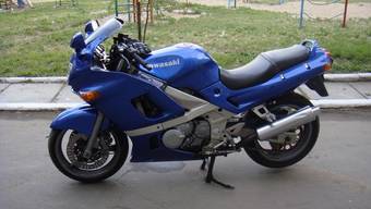 1999 Kawasaki ZZ-R400 Photos