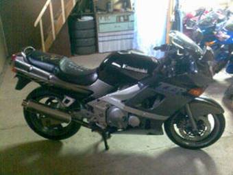 2000 Kawasaki ZZ-R400 Photos
