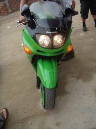 2001 Kawasaki ZZ-R400 Photos