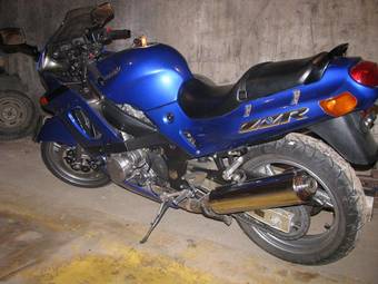 2003 Kawasaki ZZ-R400 Pictures