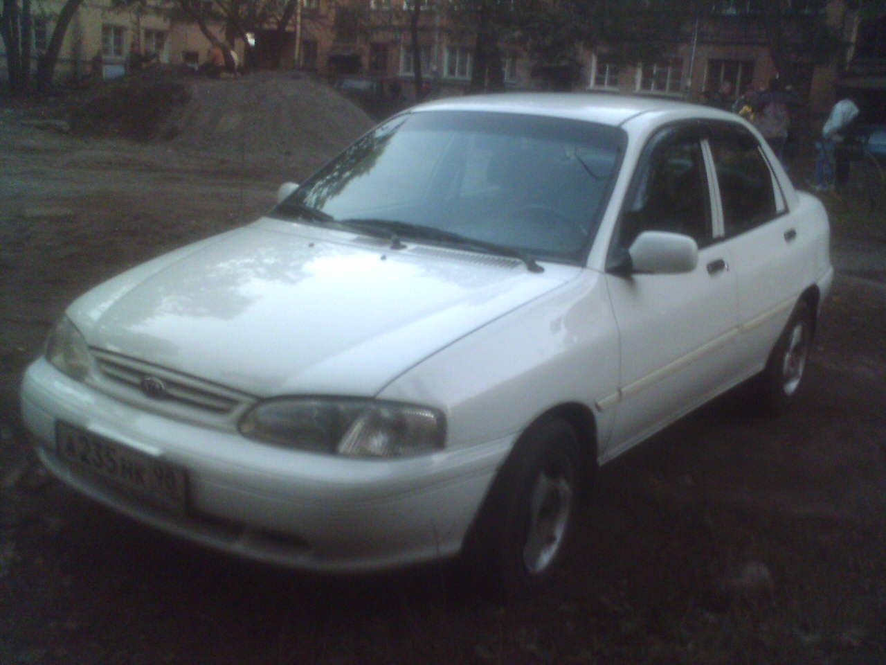 1996 Kia Avella