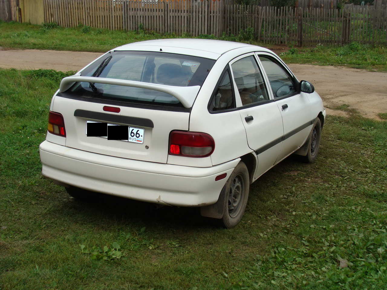 1996 Kia Avella