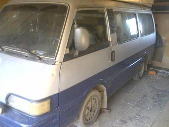 1990 Kia Besta Photos