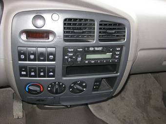 2004 Kia Bongo Pictures