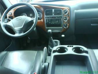 2005 Kia Bongo Pics