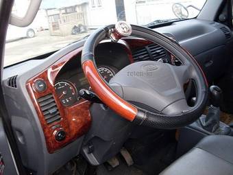 2010 Kia Bongo Pics