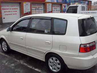 2002 Kia Carens Pictures