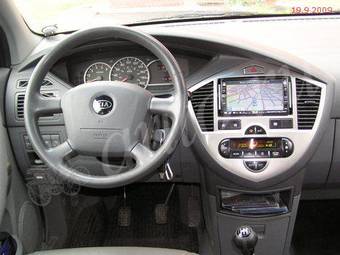 2002 Kia Carens Photos