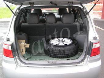 2002 Kia Carens Wallpapers