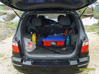 2003 Kia Carens Pictures