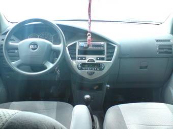 2004 Kia Carens Pictures